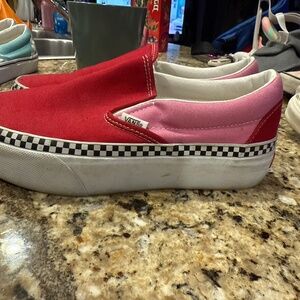 platform slip on red/pink/checkered  vans
